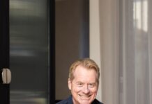 Accelerate Manufacturing headliner leaves conference goers wanting ‘Moore’