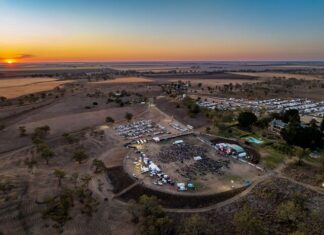 Giant generator delivery powers the way to Kogan Creek